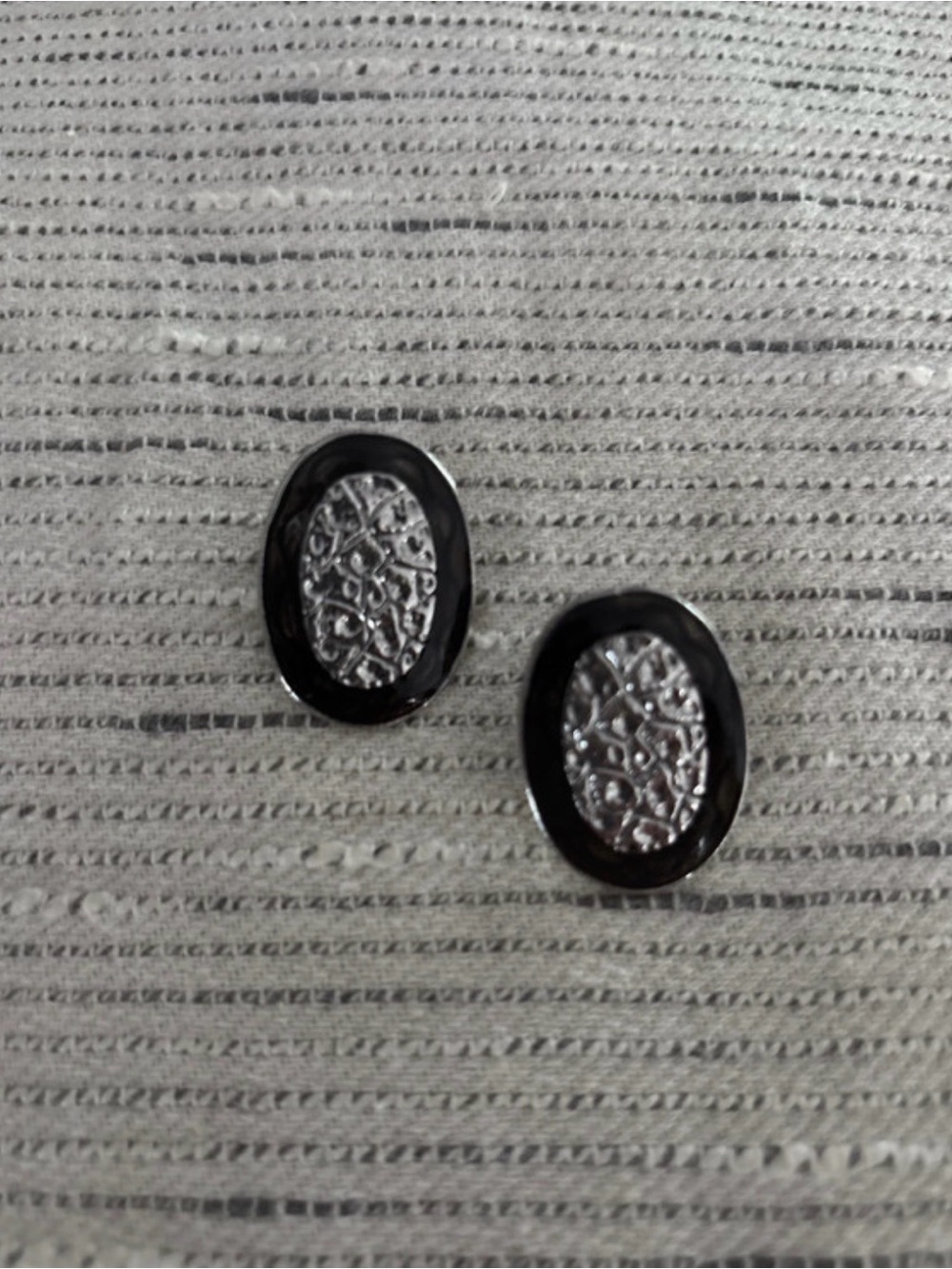 Simply Whispers hypoallergenic Silver Oval Filigree Earrings
